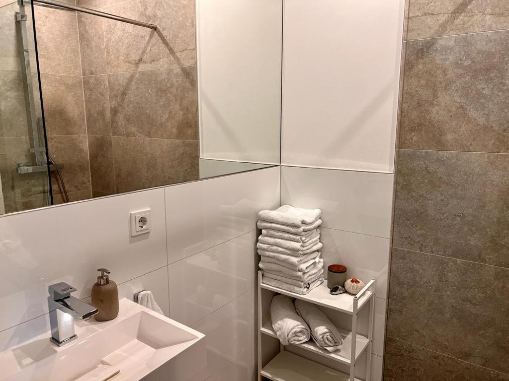Apartments Bei Playmobil Eg,130M2,Grosse Terassen,24H Self Check-In, Free Parking Zirndorf Exterior photo